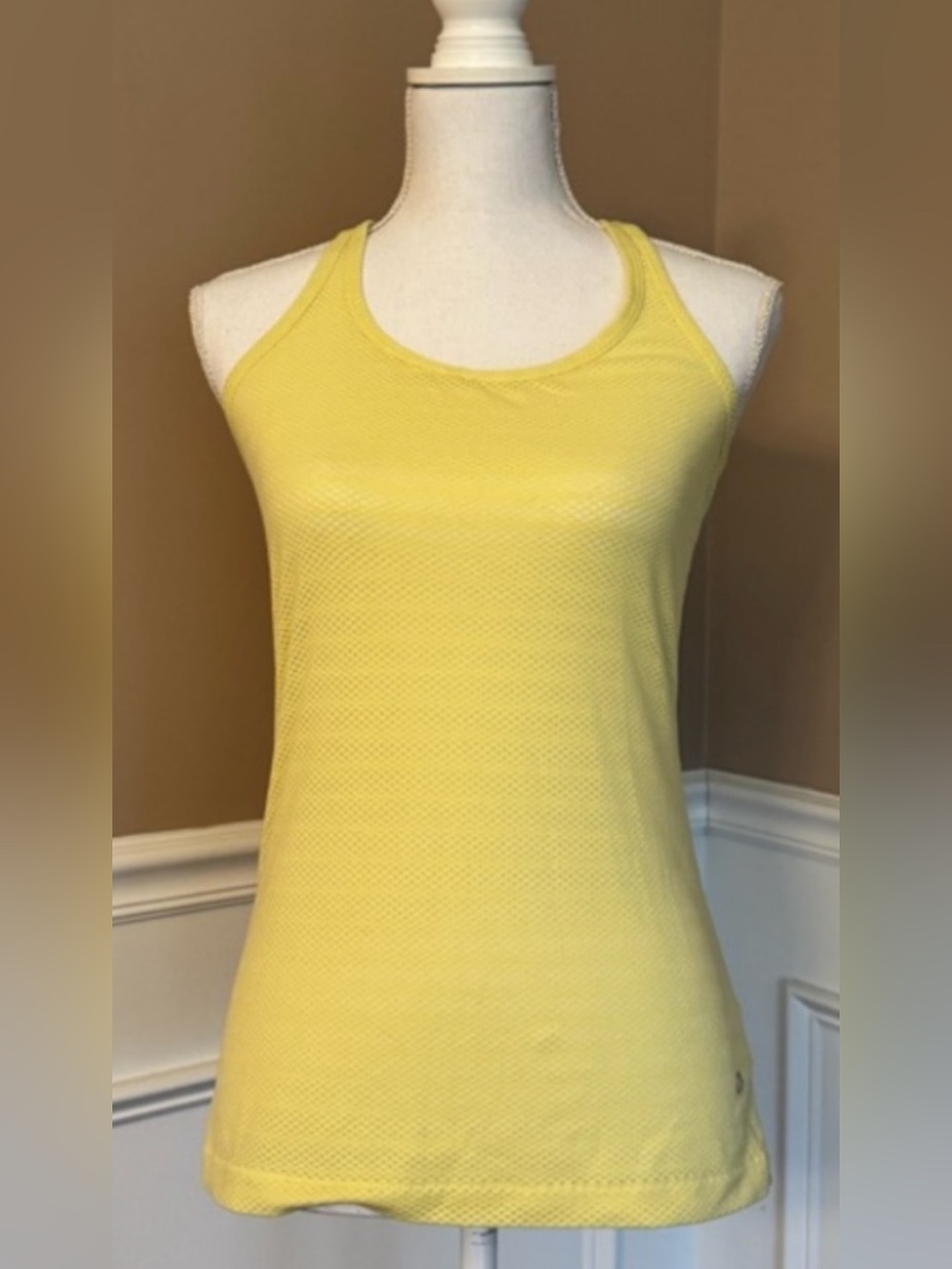 GapFit Yellow Mesh Racerback Athletic Tank Top Women's Small Workout Activewear